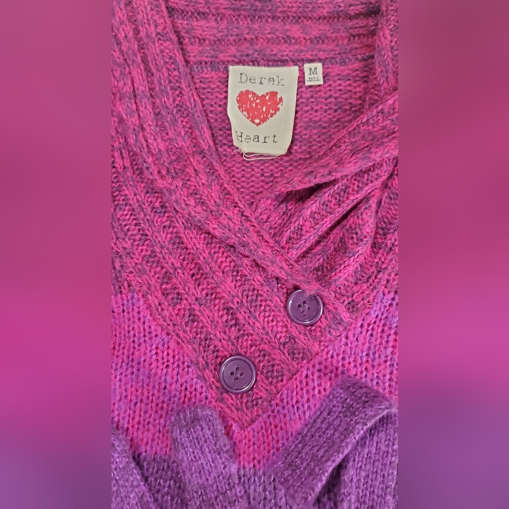 Purple and pink short sleeved sweater with belt. - Picture 7 of 11